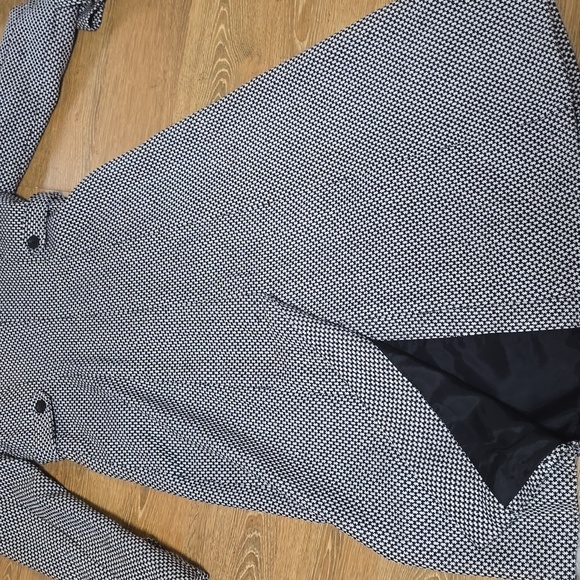 Trench Coat - Picture 7 of 10